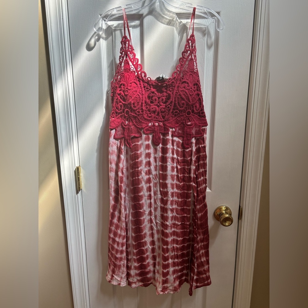 Davi & Dani, Red Lace Tie-Dye Mini Dress w/ Adjust Straps Size L, NWT